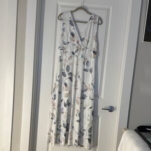 Chic V-Neck Floral Midi Dress